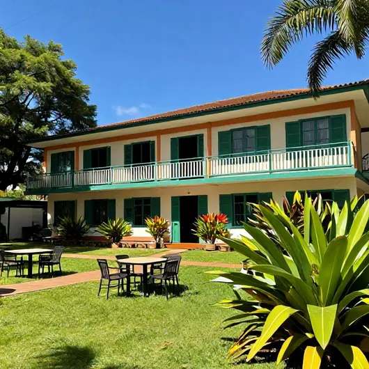 Descubra o Tanan Hostel